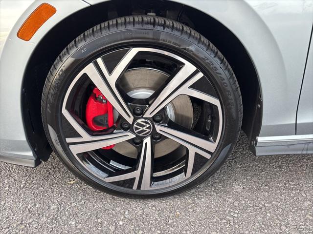 2026 Volkswagen Golf GTI SE