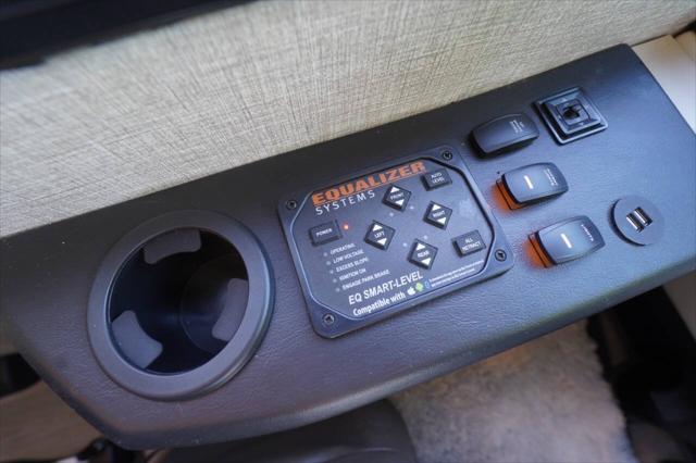 2022 Ford F-53 27A