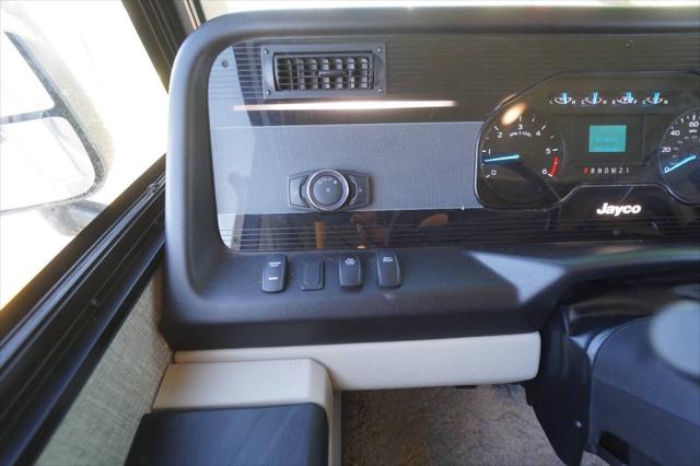 2022 Ford F-53 27A