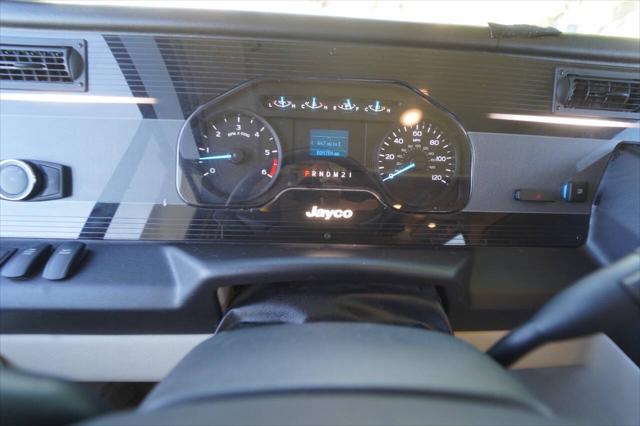 2022 Ford F-53 27A