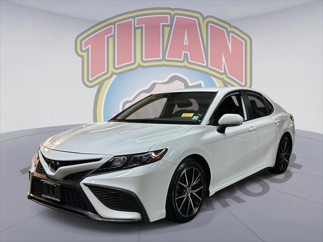 2022 Toyota Camry SE [6]