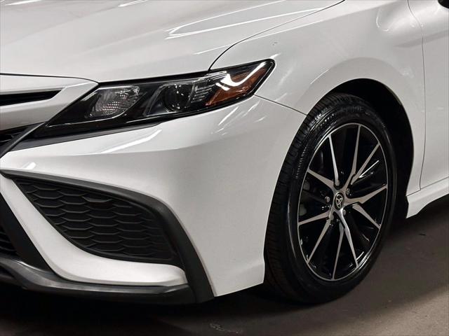 2022 Toyota Camry SE [7]