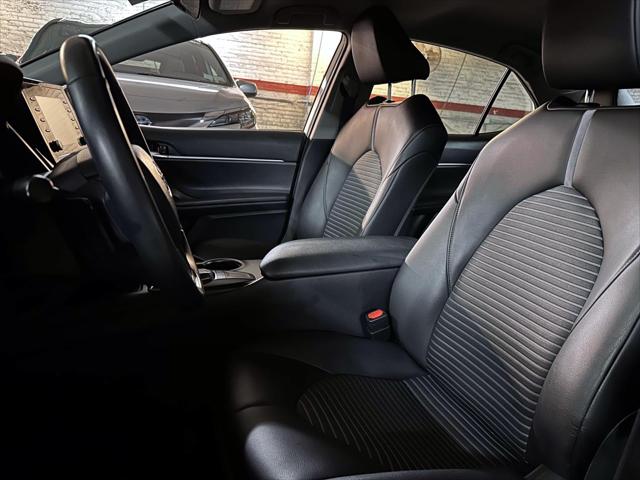 2022 Toyota Camry SE [12]