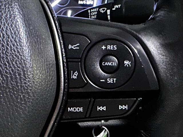 2022 Toyota Camry SE [18]