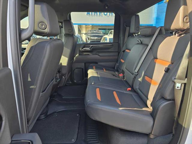 2025 GMC Sierra 3500HD 4WD Crew Cab Standard Bed AT4