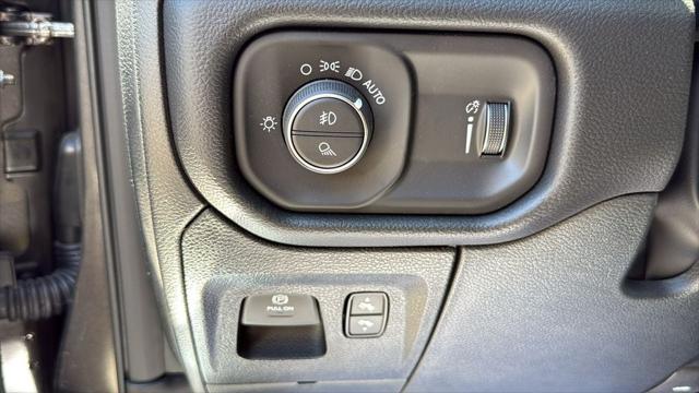 2026 Ram 1500 Big Horn Crew Cab 4x2 57 Box