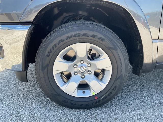 2026 Ram 1500 Big Horn Crew Cab 4x4 64 Box