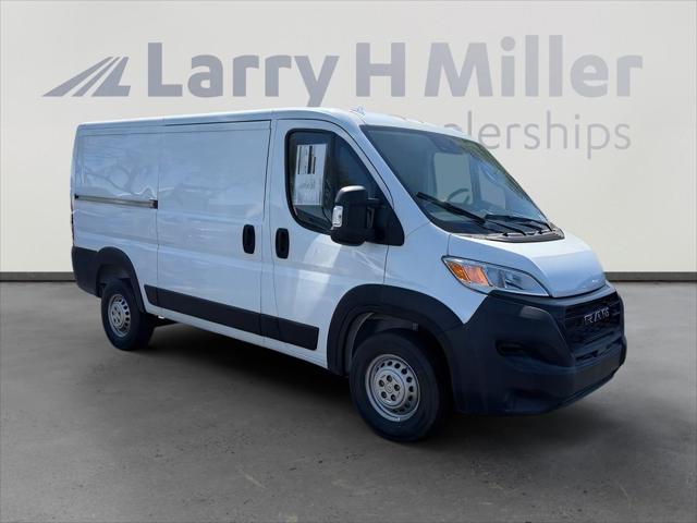 2026 Ram ProMaster Cargo Van Tradesman Low Roof 136" WB w/Pass Seat