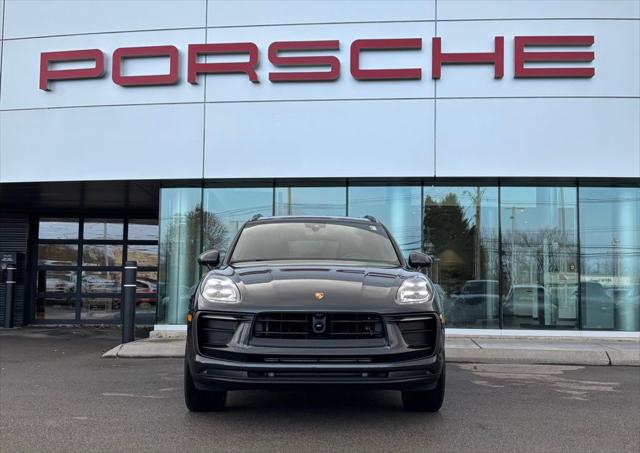 2026 Porsche Macan Base