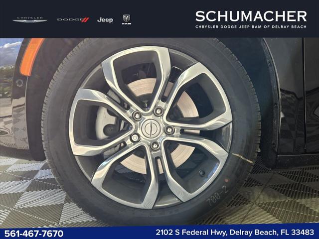2026 Chrysler Pacifica Pinnacle AWD
