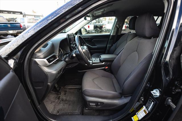 2024 Toyota Highlander LE