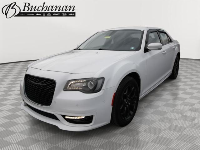2023 Chrysler 300 Touring L