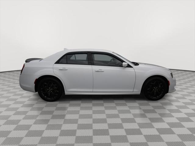 2023 Chrysler 300 Touring L