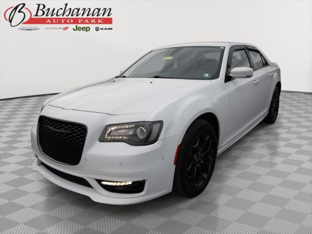 2023 Chrysler 300 Touring L