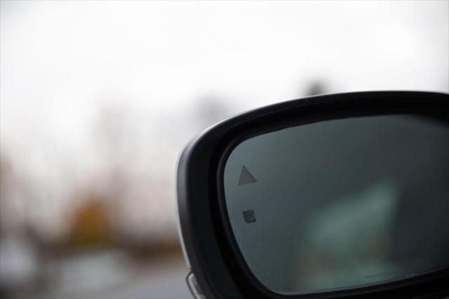 2023 Chrysler 300 Touring L