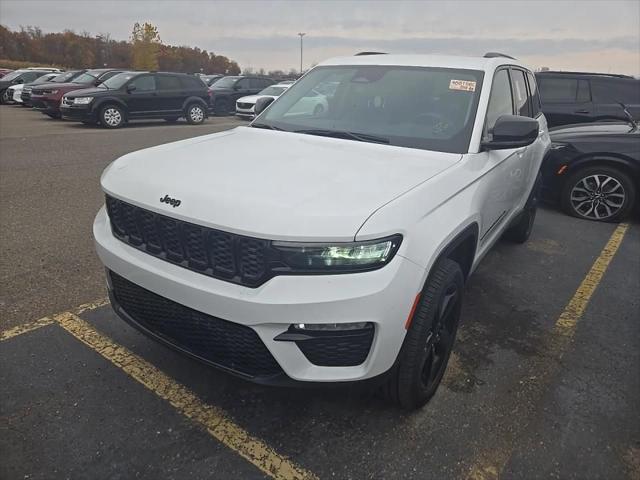 2023 Jeep Grand Cherokee Limited 4x4 2023 Jeep Grand Cherokee Limited 4x4
