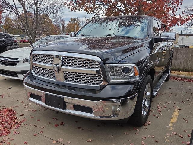 2017 RAM 1500 Laramie Crew Cab 4x4 57 Box