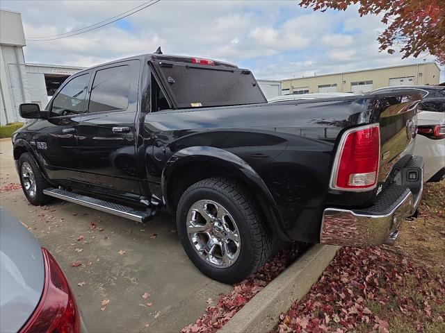 2017 RAM 1500 Laramie Crew Cab 4x4 57 Box