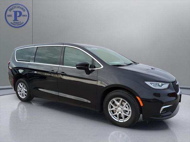 2026 Chrysler Pacifica Select for sale in Forest City, IA