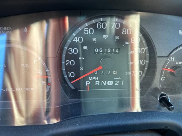 2001 Ford Crown Victoria Base 2001 Ford Crown Victoria Base