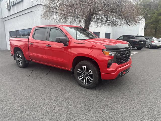 2022 Chevrolet Silverado 1500 4WD Crew Cab Short Bed Custom