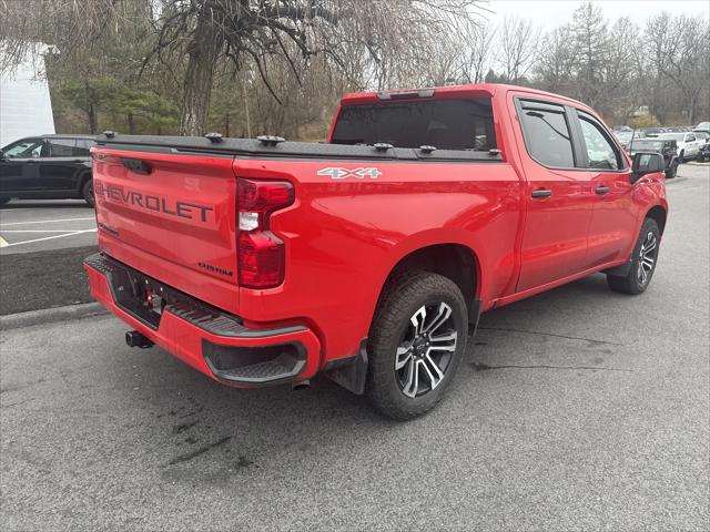 2022 Chevrolet Silverado 1500 4WD Crew Cab Short Bed Custom