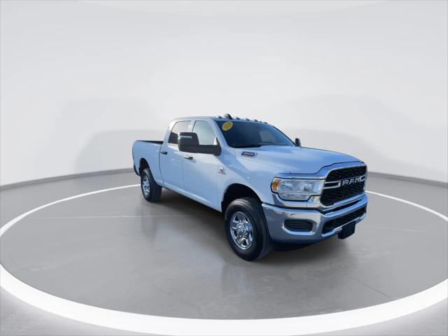 2024 RAM 3500 Tradesman Crew Cab 4x4 64 Box
