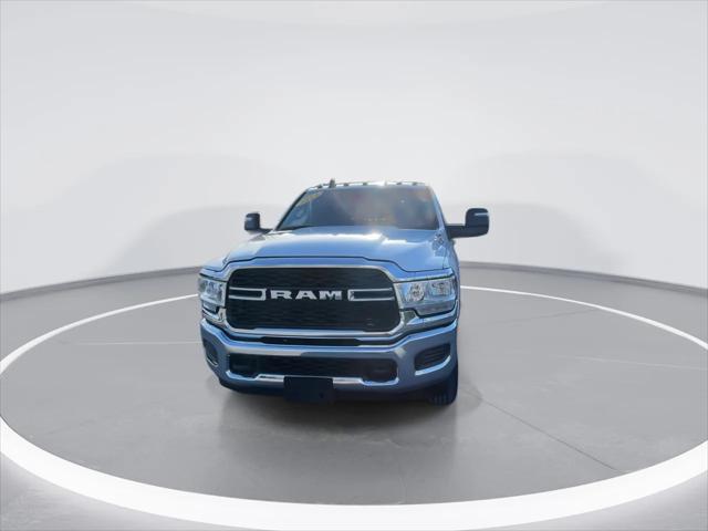 2024 RAM 3500 Tradesman Crew Cab 4x4 64 Box