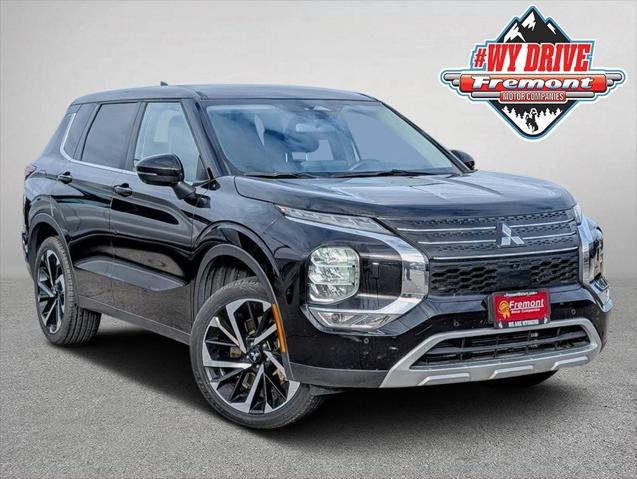 2024 Mitsubishi Outlander Base