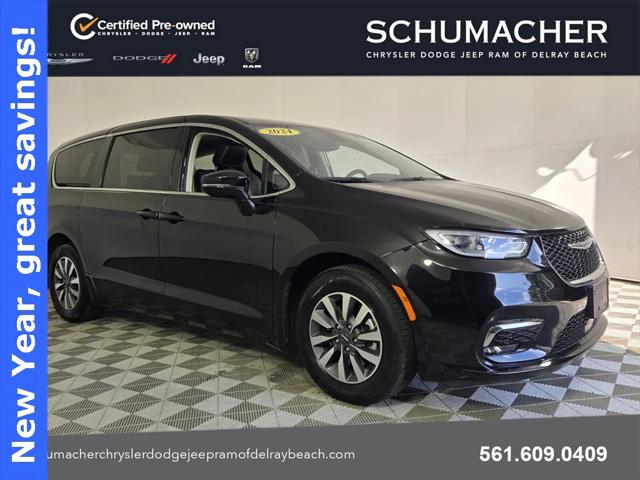 2024 Chrysler Pacifica Hybrid Select