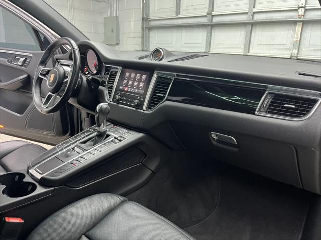 2017 Porsche Macan Base