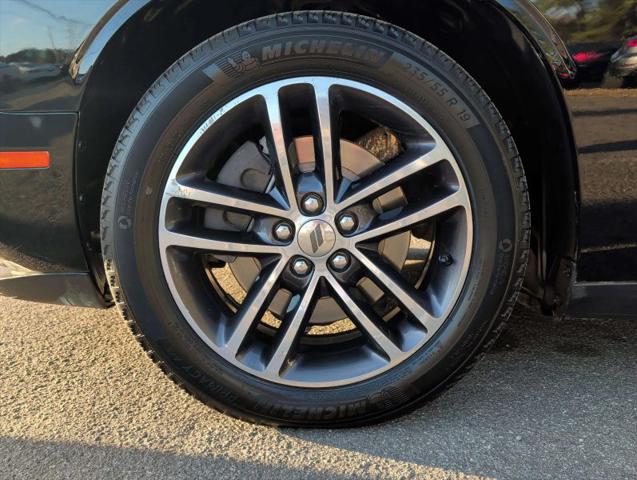 2019 Dodge Challenger SXT AWD