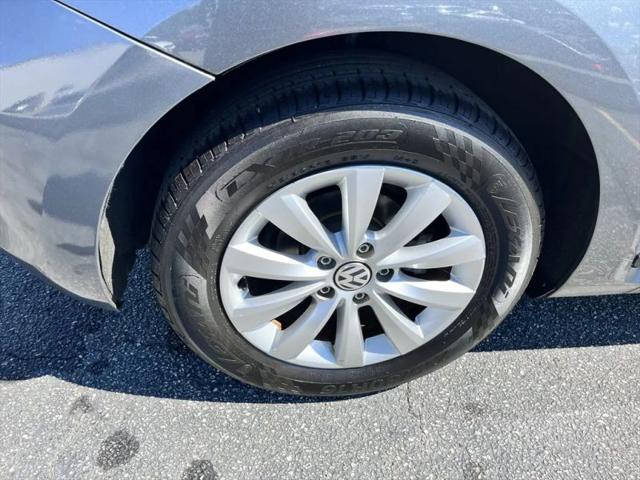 2018 Volkswagen Beetle 2.0T S