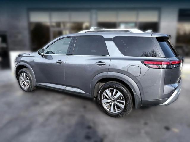 2022 Nissan Pathfinder SL 2WD