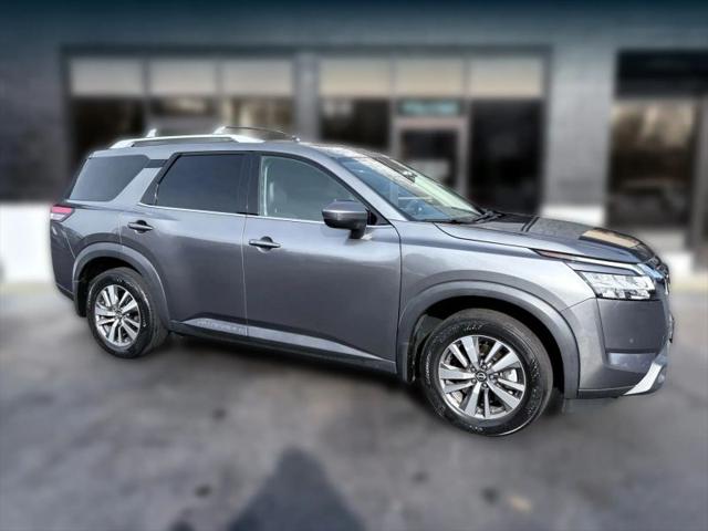 2022 Nissan Pathfinder SL 2WD