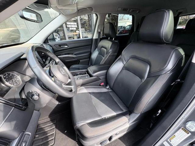 2022 Nissan Pathfinder SL 2WD