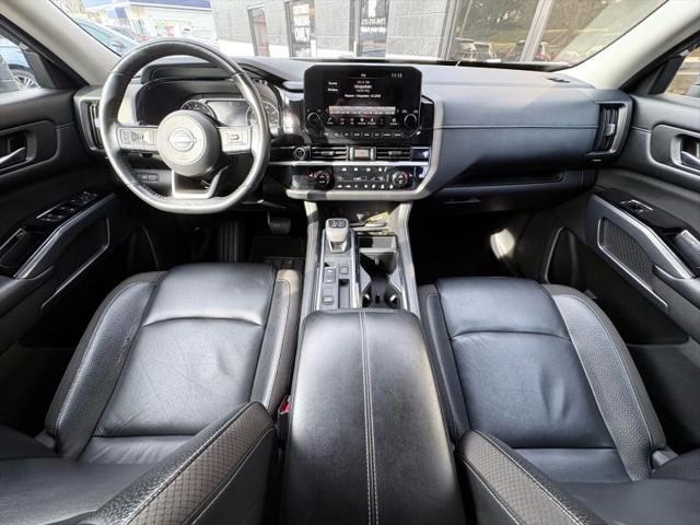 2022 Nissan Pathfinder SL 2WD