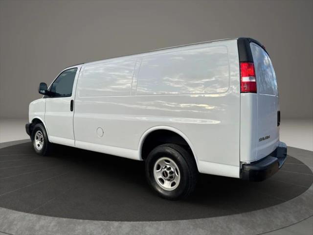 2022 GMC Savana Cargo RWD 2500 Regular Wheelbase Work Van
