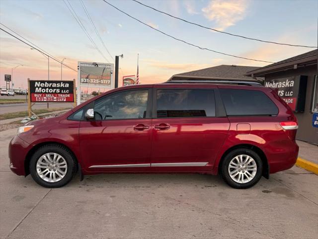 2011 Toyota Sienna XLE