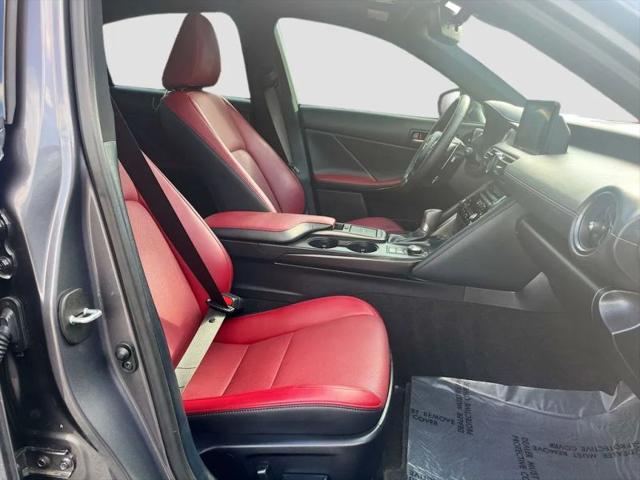 2023 Lexus IS 300 300