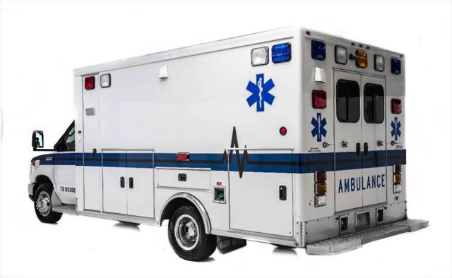 2010 Ford E-450 Cutaway XL