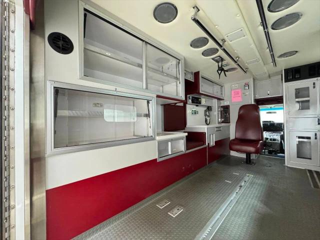 2010 Ford E-450 Cutaway XL