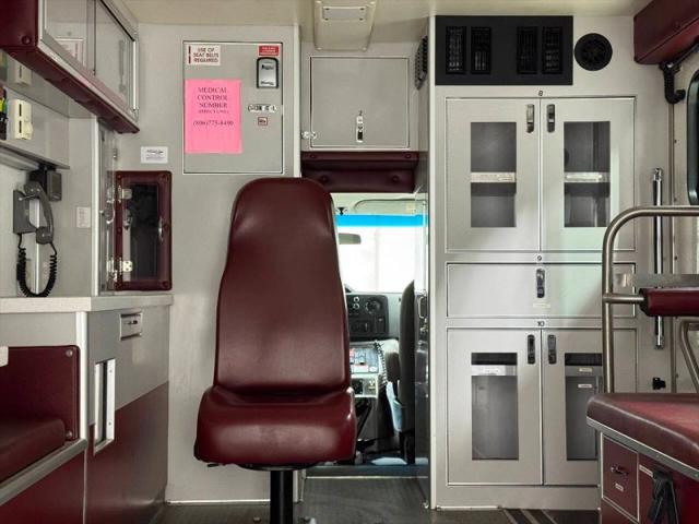 2010 Ford E-450 Cutaway XL