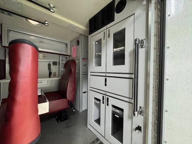 2010 Ford E-450 Cutaway XL