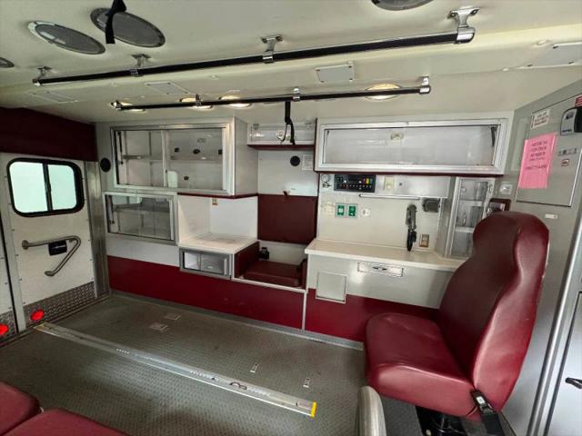 2010 Ford E-450 Cutaway XL