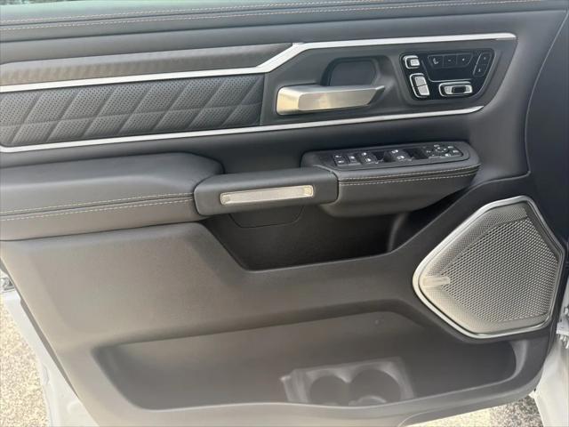 2026 Ram 1500 Tungsten Crew Cab 4x4 5'7" Box