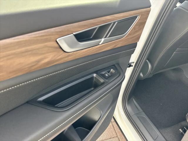 2026 Volkswagen Atlas SE