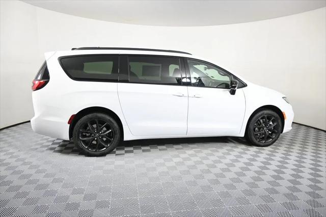 2026 Chrysler Pacifica Limited AWD