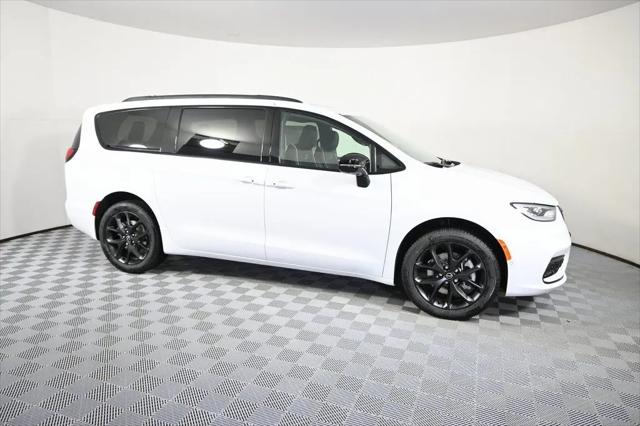 2026 Chrysler Pacifica Limited AWD