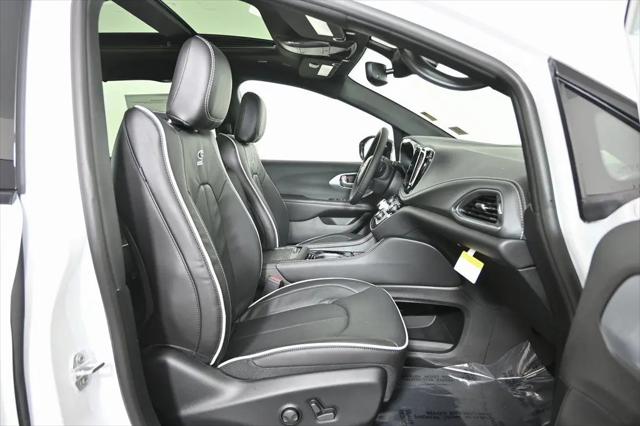 2026 Chrysler Pacifica Limited AWD